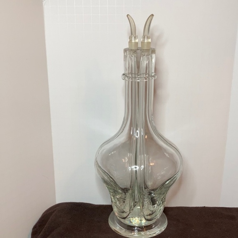 VTG 4 chamber glass liquor decanter bottle